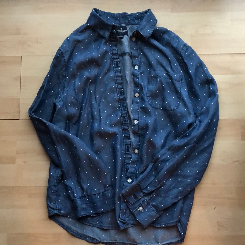 American Eagle ButtonDown shirt